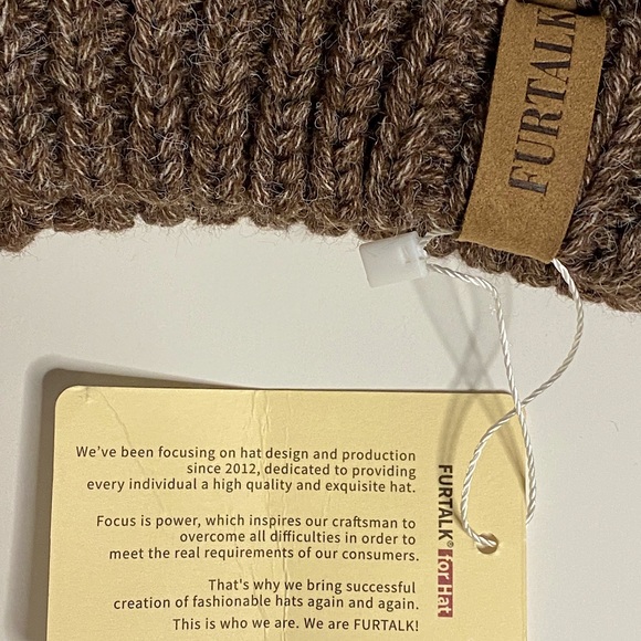 Toque - Picture 3 of 4